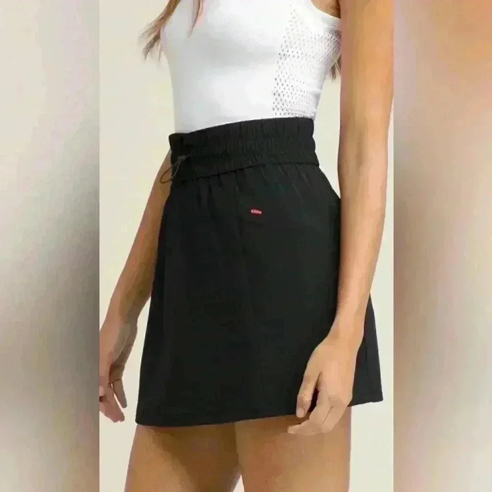 Women’s Wilson Multi Sport Skirt Size Medium Black High Waisted Elastic